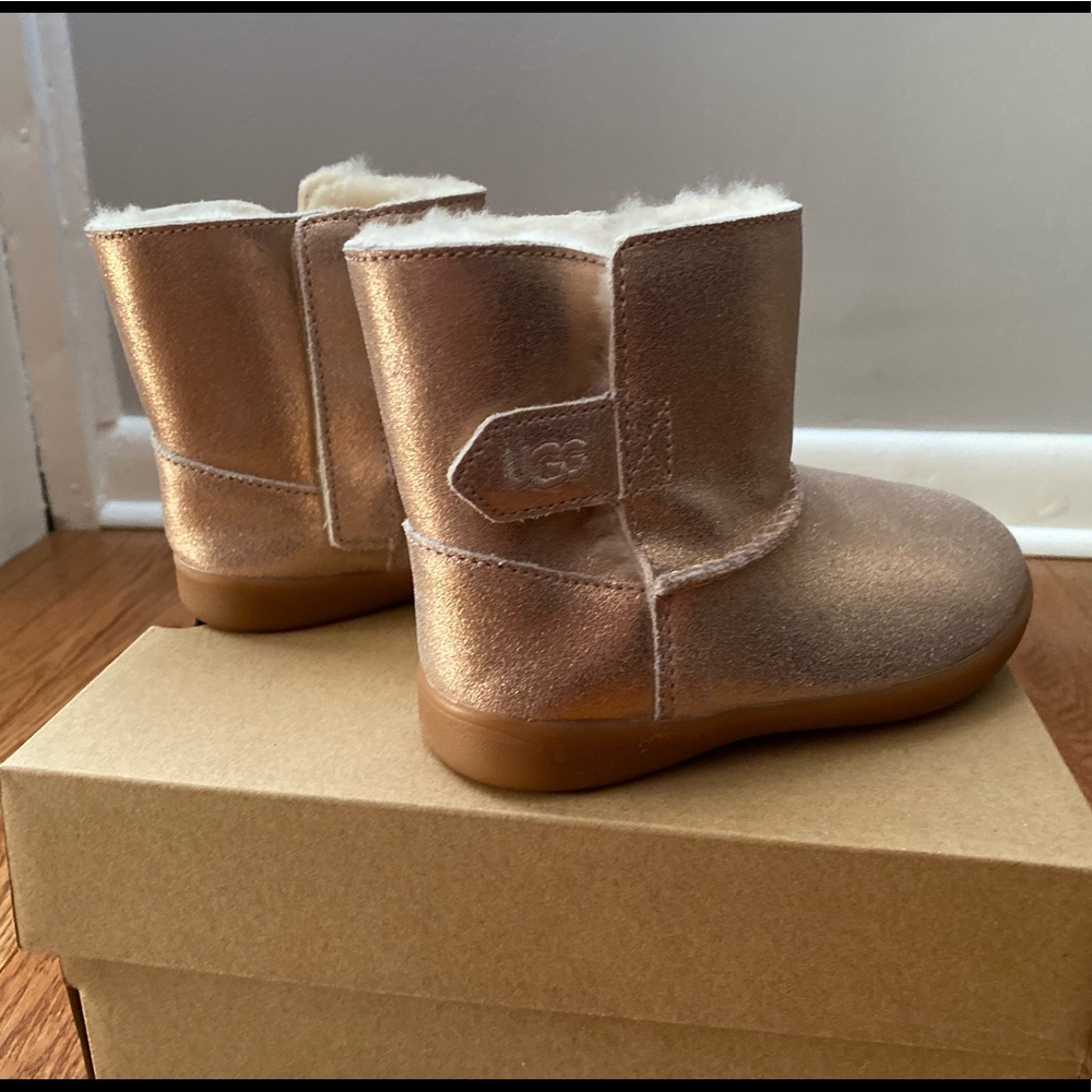Brand New - UGG Toddler Keelan Rose Gold Boots - Size 9